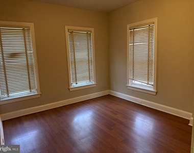 310 N Charlotte Street - Photo Thumbnail 17
