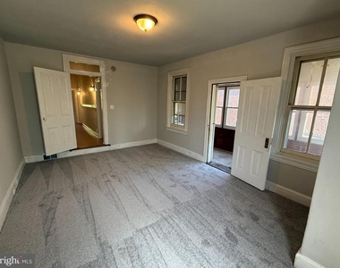 310 N Charlotte Street - Photo Thumbnail 14