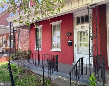 310 N Charlotte Street - Photo Thumbnail 2
