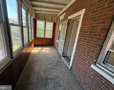 310 N Charlotte Street - Photo Thumbnail 13