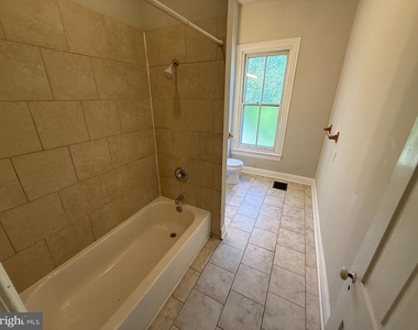 310 N Charlotte Street - Photo Thumbnail 20