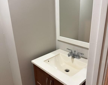 310 N Charlotte Street - Photo Thumbnail 7