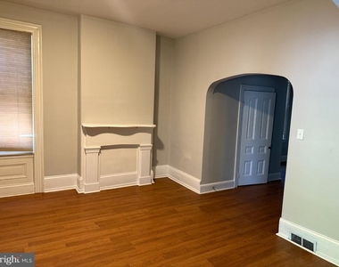 310 N Charlotte Street - Photo Thumbnail 4