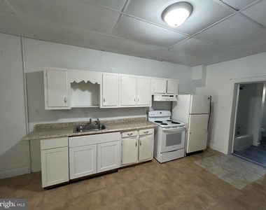 422 N 9th Street - Photo Thumbnail 3