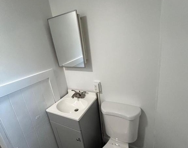 422 N 9th Street - Photo Thumbnail 1