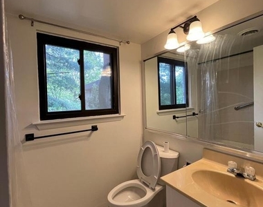 732 Putnam Boulevard - Photo Thumbnail 9
