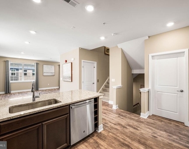 136 Alexandria Street - Photo Thumbnail 6