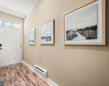 136 Alexandria Street - Photo Thumbnail 3