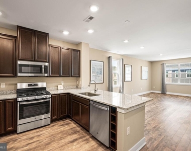 136 Alexandria Street - Photo Thumbnail 5