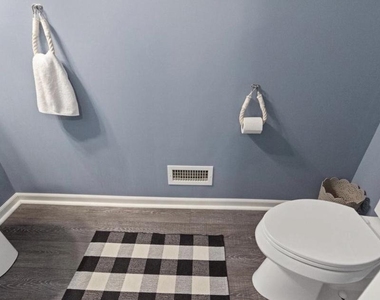 185 Westbrook Drive - Photo Thumbnail 4