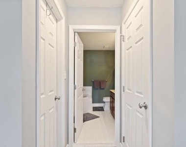 185 Westbrook Drive - Photo Thumbnail 16