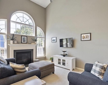 185 Westbrook Drive - Photo Thumbnail 5