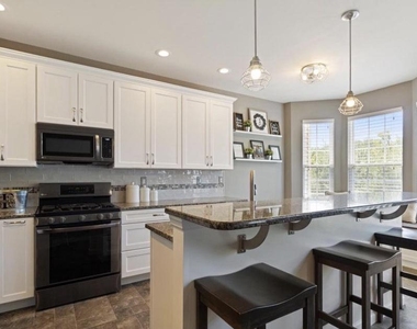 185 Westbrook Drive - Photo Thumbnail 6