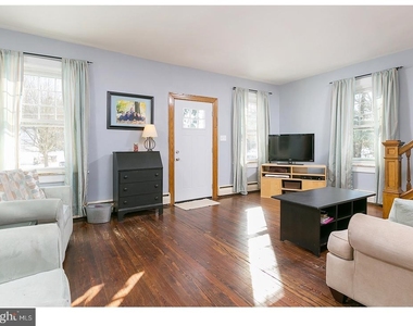 428 Lakeview Avenue - Photo Thumbnail 3