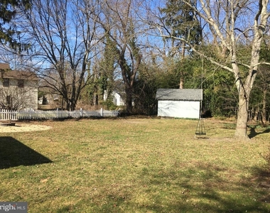 428 Lakeview Avenue - Photo Thumbnail 23