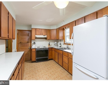 428 Lakeview Avenue - Photo Thumbnail 8