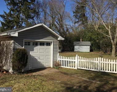 428 Lakeview Avenue - Photo Thumbnail 24