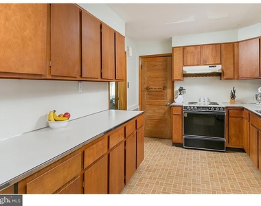 428 Lakeview Avenue - Photo Thumbnail 9