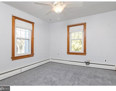 428 Lakeview Avenue - Photo Thumbnail 17