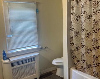 104 Market Place - Photo Thumbnail 6