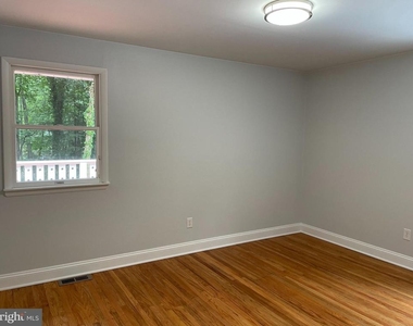 13 Glen Drive - Photo Thumbnail 9
