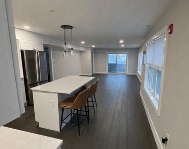 13 Tanner Street - Photo Thumbnail 2