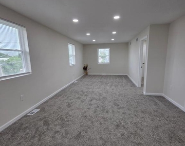 102 E Clements Bridge Road - Photo Thumbnail 3