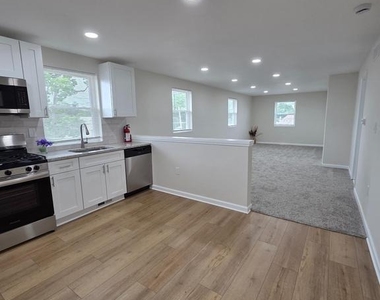 102 E Clements Bridge Road - Photo Thumbnail 2
