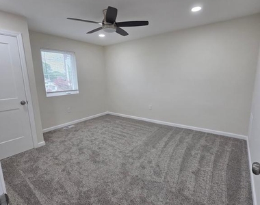102 E Clements Bridge Road - Photo Thumbnail 7