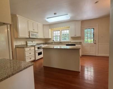 1513 Raeford Road - Photo Thumbnail 5