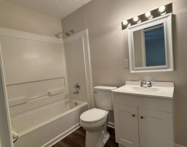 1313 Ireland Drive - Photo Thumbnail 6