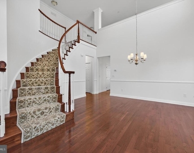 304 Dye Way - Photo Thumbnail 2
