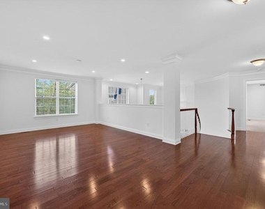 304 Dye Way - Photo Thumbnail 16