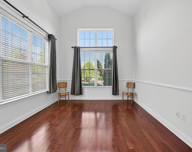 304 Dye Way - Photo Thumbnail 5