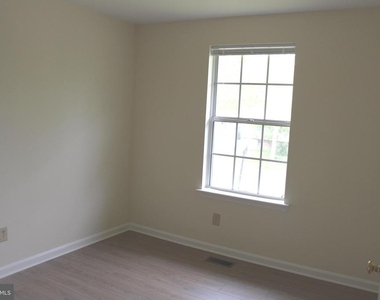 29239 Corbin Parkway - Photo Thumbnail 14