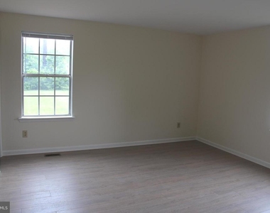 29239 Corbin Parkway - Photo Thumbnail 10