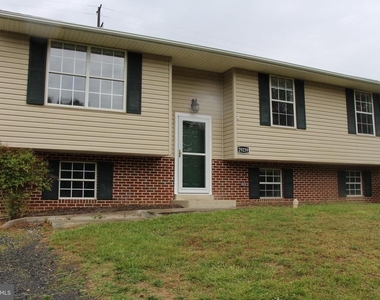 29239 Corbin Parkway - Photo Thumbnail 1