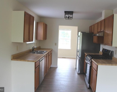 29239 Corbin Parkway - Photo Thumbnail 7