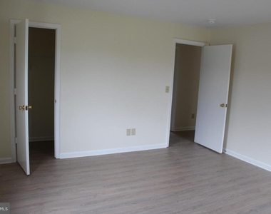 29239 Corbin Parkway - Photo Thumbnail 12
