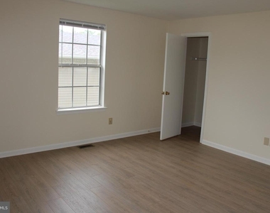29239 Corbin Parkway - Photo Thumbnail 11