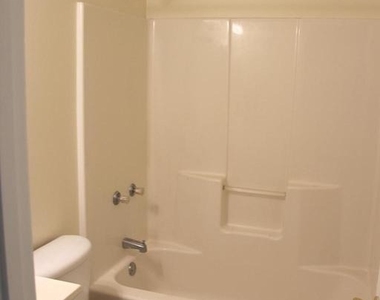 29239 Corbin Parkway - Photo Thumbnail 9