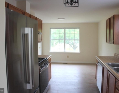 29239 Corbin Parkway - Photo Thumbnail 5