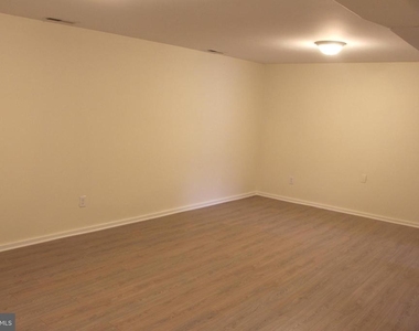 29239 Corbin Parkway - Photo Thumbnail 16