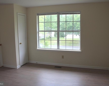 29239 Corbin Parkway - Photo Thumbnail 4