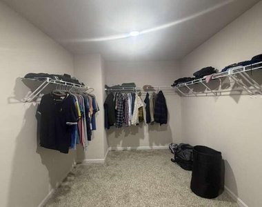 713 Riguard Way - Photo Thumbnail 22