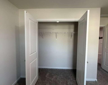 713 Riguard Way - Photo Thumbnail 21