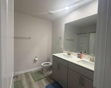 713 Riguard Way - Photo Thumbnail 34