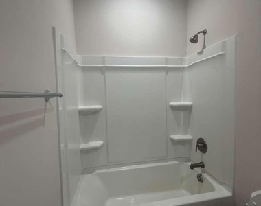 713 Riguard Way - Photo Thumbnail 31