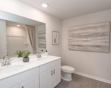 713 Riguard Way - Photo Thumbnail 11