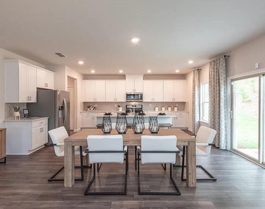 713 Riguard Way - Photo Thumbnail 5